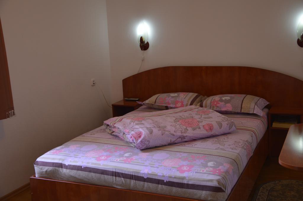 Motel Buti Sighetu Marmaţiei Værelse billede
